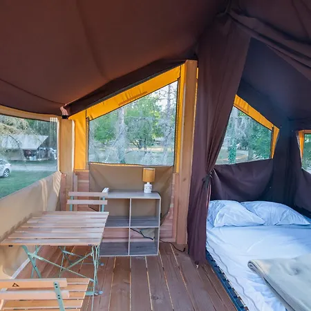 Onlycamp Au Cœur Du - D'annecy Camping *